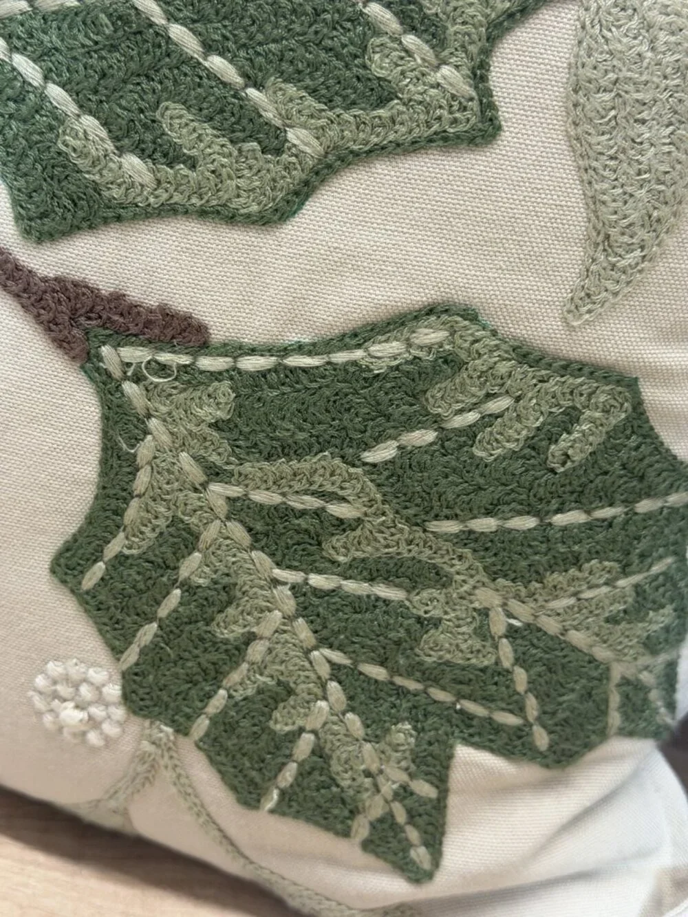 2 Pier 1 Embroidered Christmas Holiday Throw Pillows Holly Berry 18